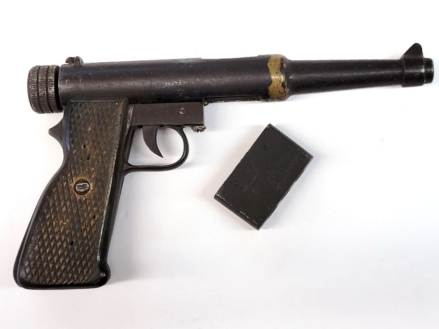 Viet Cong 3 Shot Pistol & Flag (20).jpg